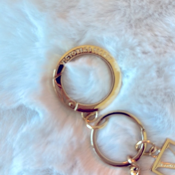 VICTORIA'S SECRET
Keychain Charm - Picture 3 of 4